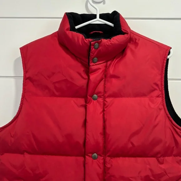 Roots men's red duck down & feather filled zip and snap closure vest size M - Picture 3 of 16
